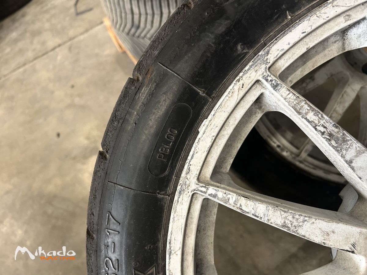 2 Michelin pluie PBL00 et PBR00 en 17 pouces – photo 3 sur 4