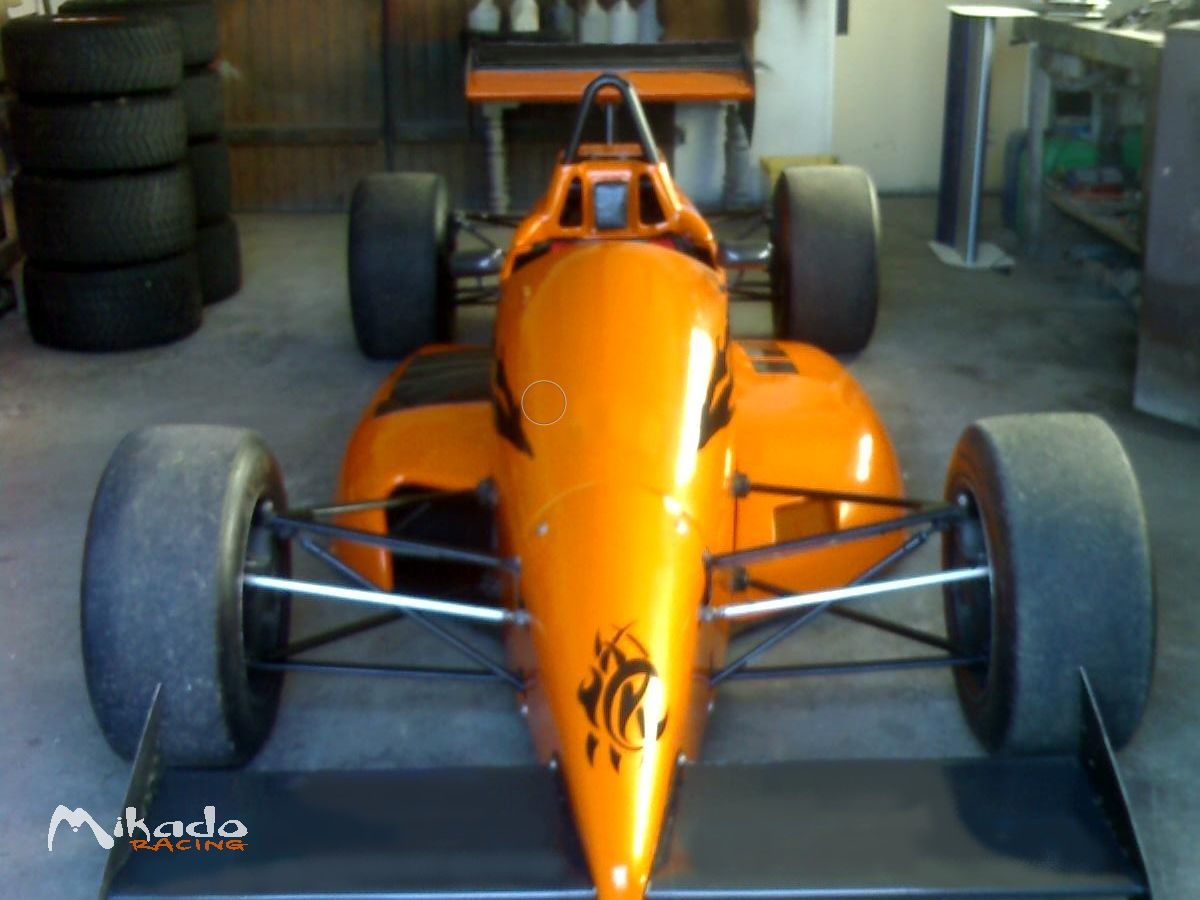 Dallara F389 moteur Kawasaki ZX-12R avec lot de pièce important et 3 moteurs de réserve en état de marche. Projet très avancé à terminer. – photo 1 sur 10