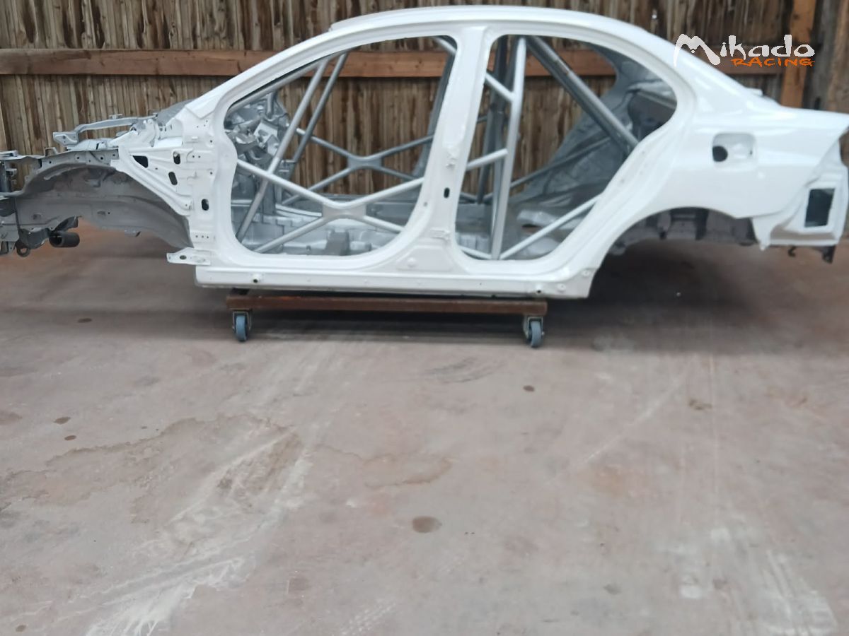 À vendre caisse de Mitsubishi evo X A8 – photo 1 sur 6