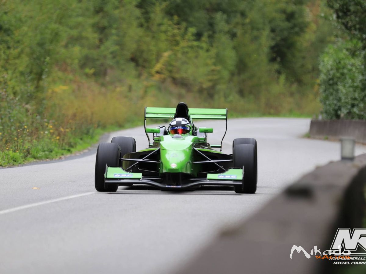 Formule Renault 2.0 Caparo – photo 1 sur 4