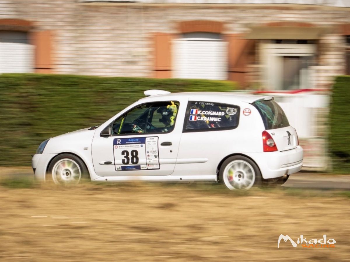 Vend clio 2 f2/14 accidenté – photo 1 sur 4