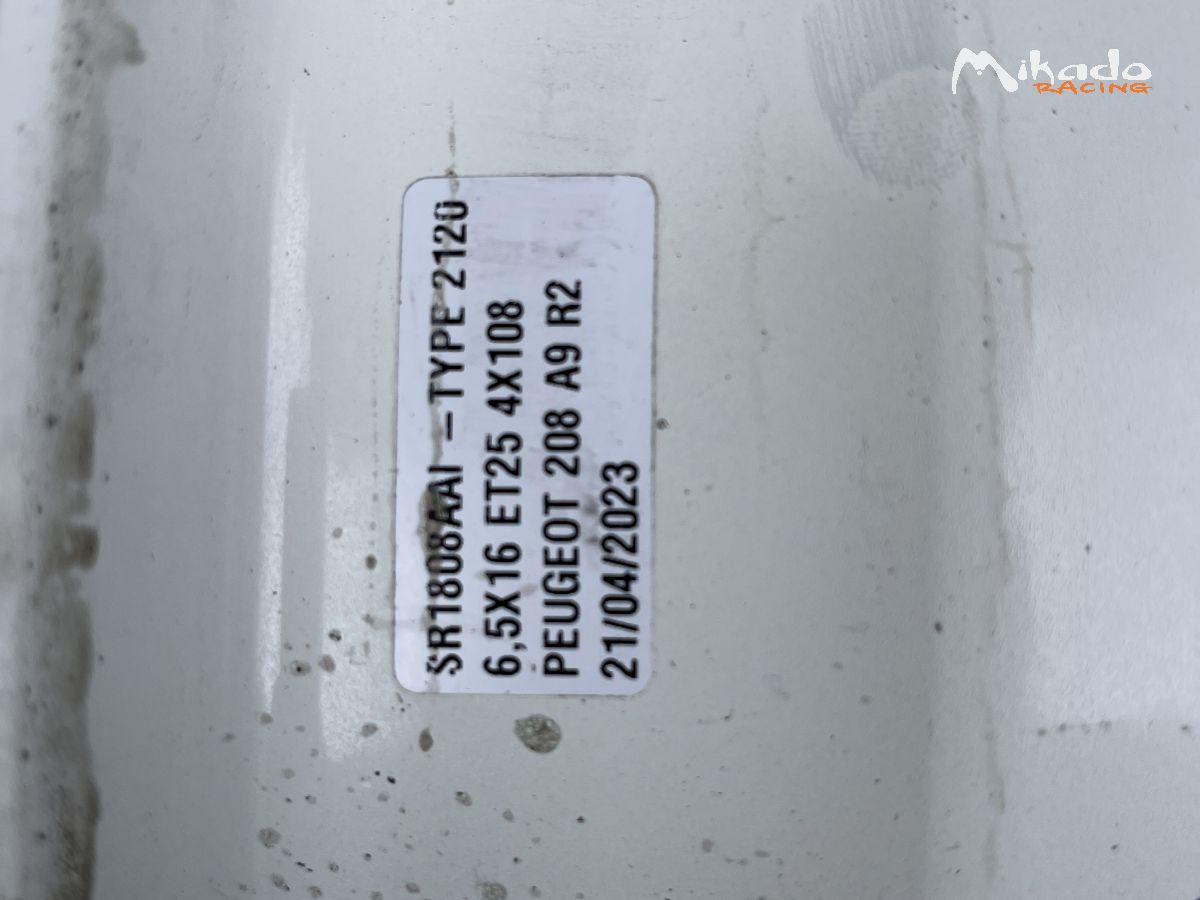 Roues / Jantes 208 r2 entre axes psa – photo 2 sur 2
