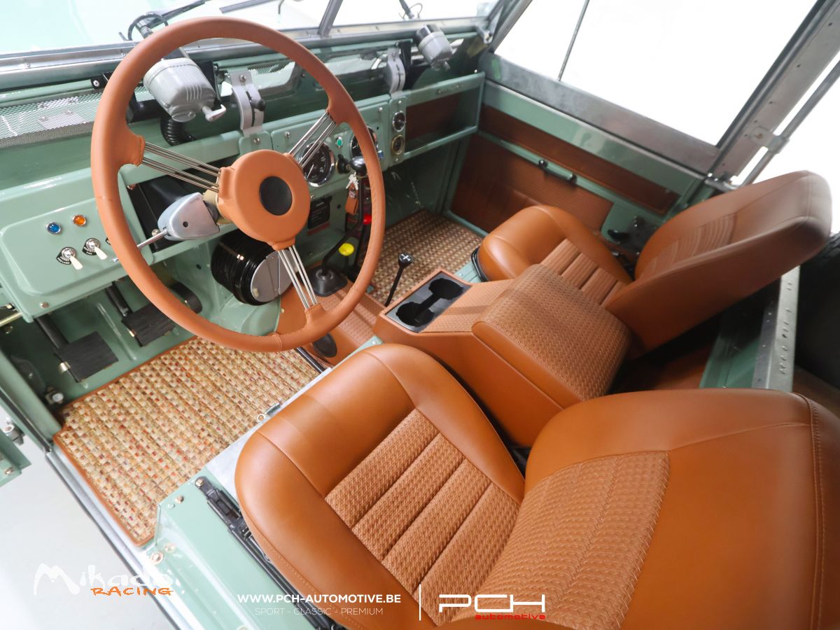 LAND ROVER Series IIA Cabriolet + Overdrive - FULLY FULLY RESTORED !!! - 1965 – photo 3 sur 6