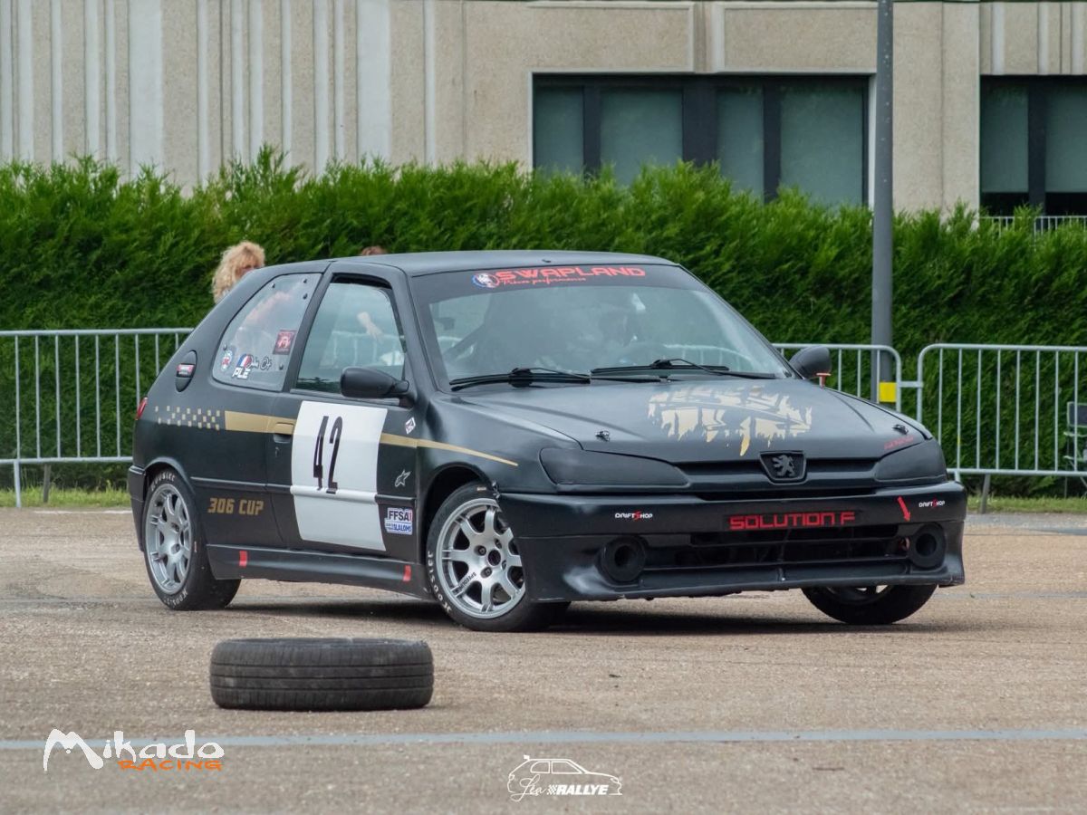 306 S16 F2000 échange possible série – photo 1 sur 6