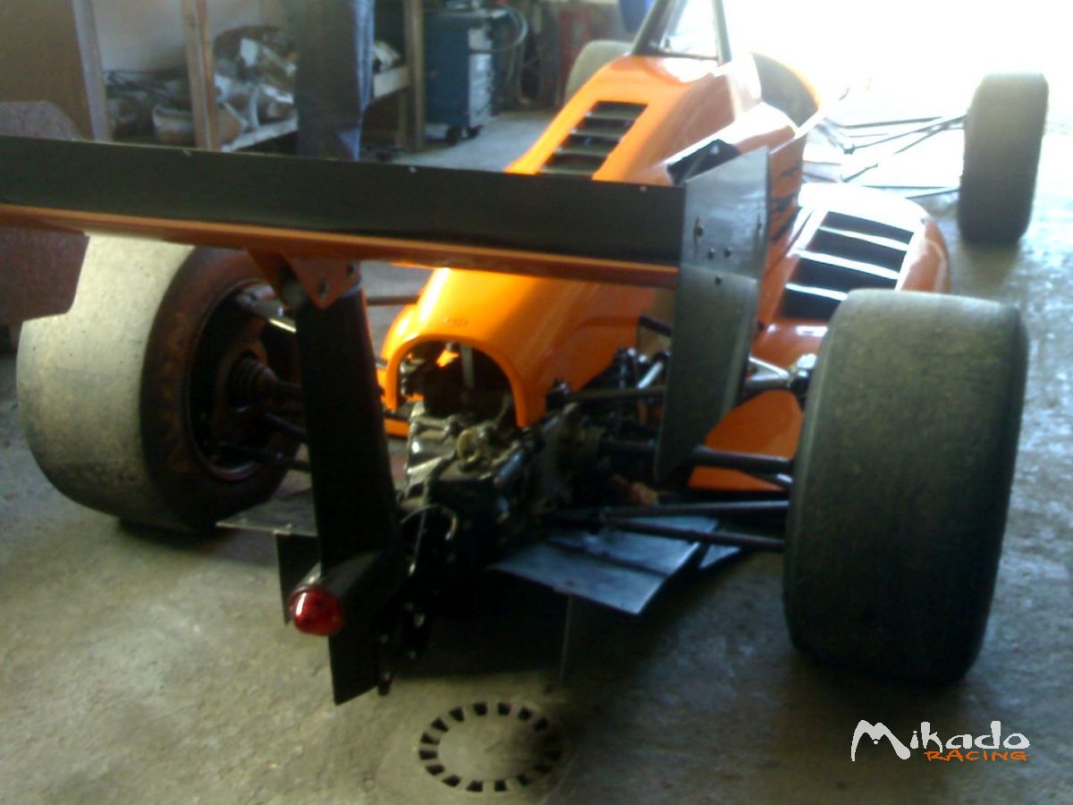 Dallara F389 moteur Kawasaki ZX-12R avec lot de pièce important et 3 moteurs de réserve en état de marche. Projet très avancé à terminer. – photo 7 sur 10