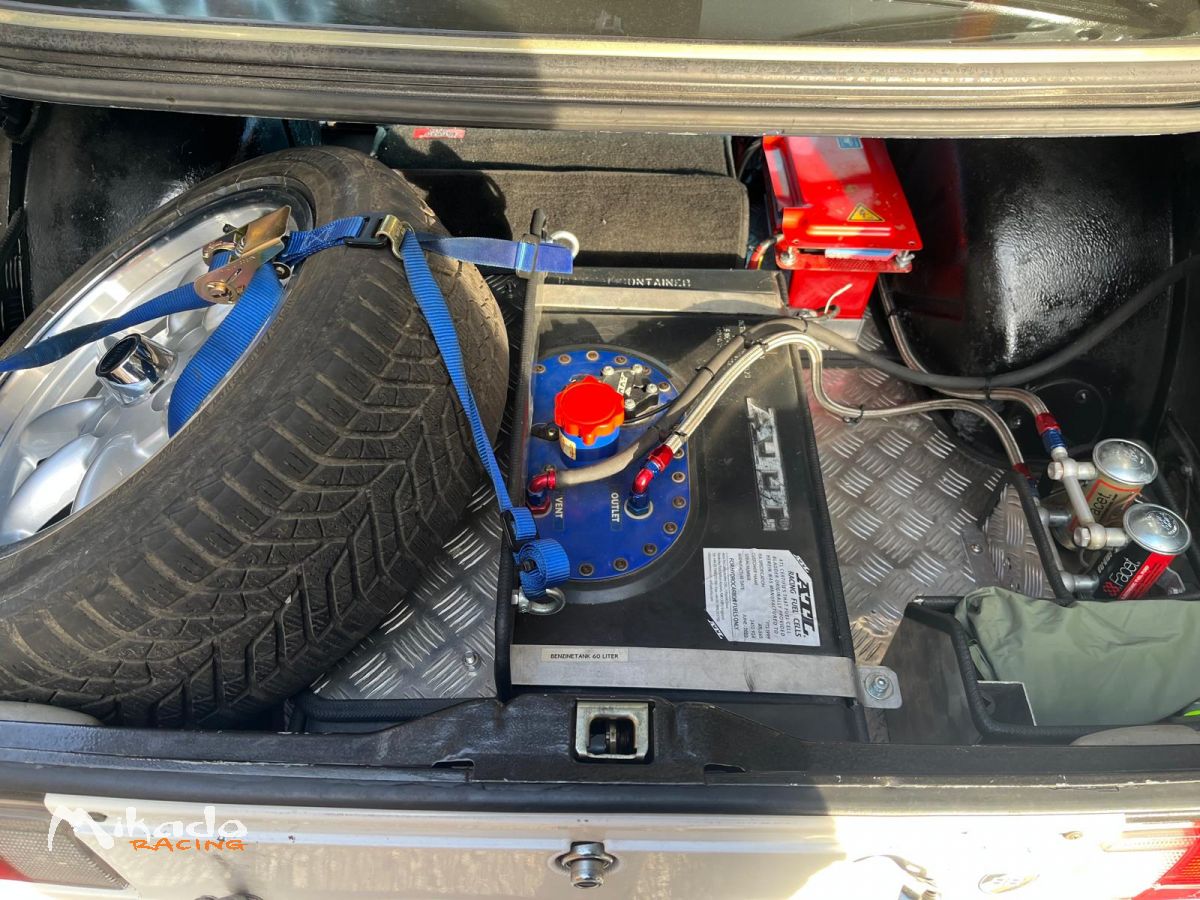bmw 323i – photo 4 sur 6
