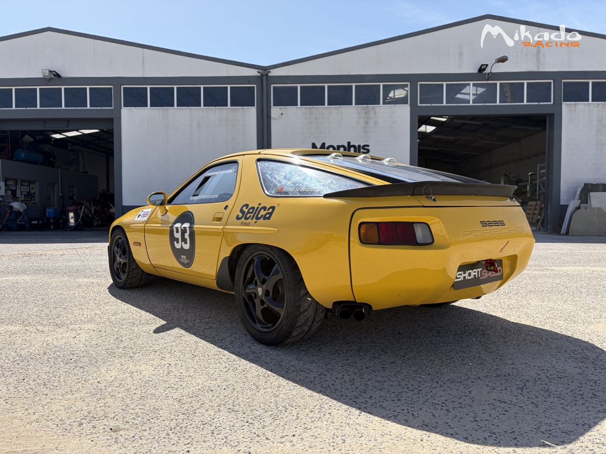 Porsche 928 S - Historic FIA GR3 – photo 2 sur 6
