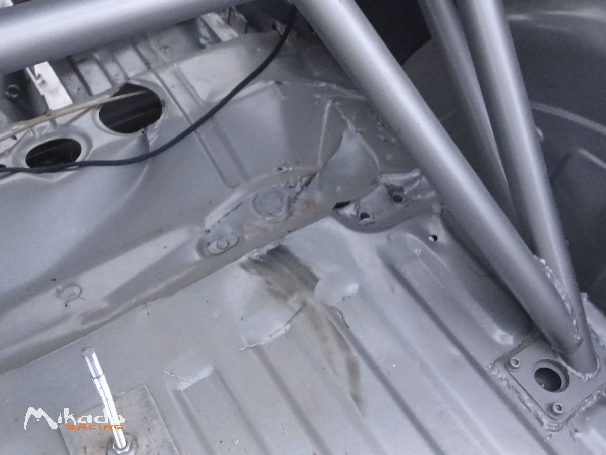Caisse arceautee 205 GTi – photo 2 sur 6