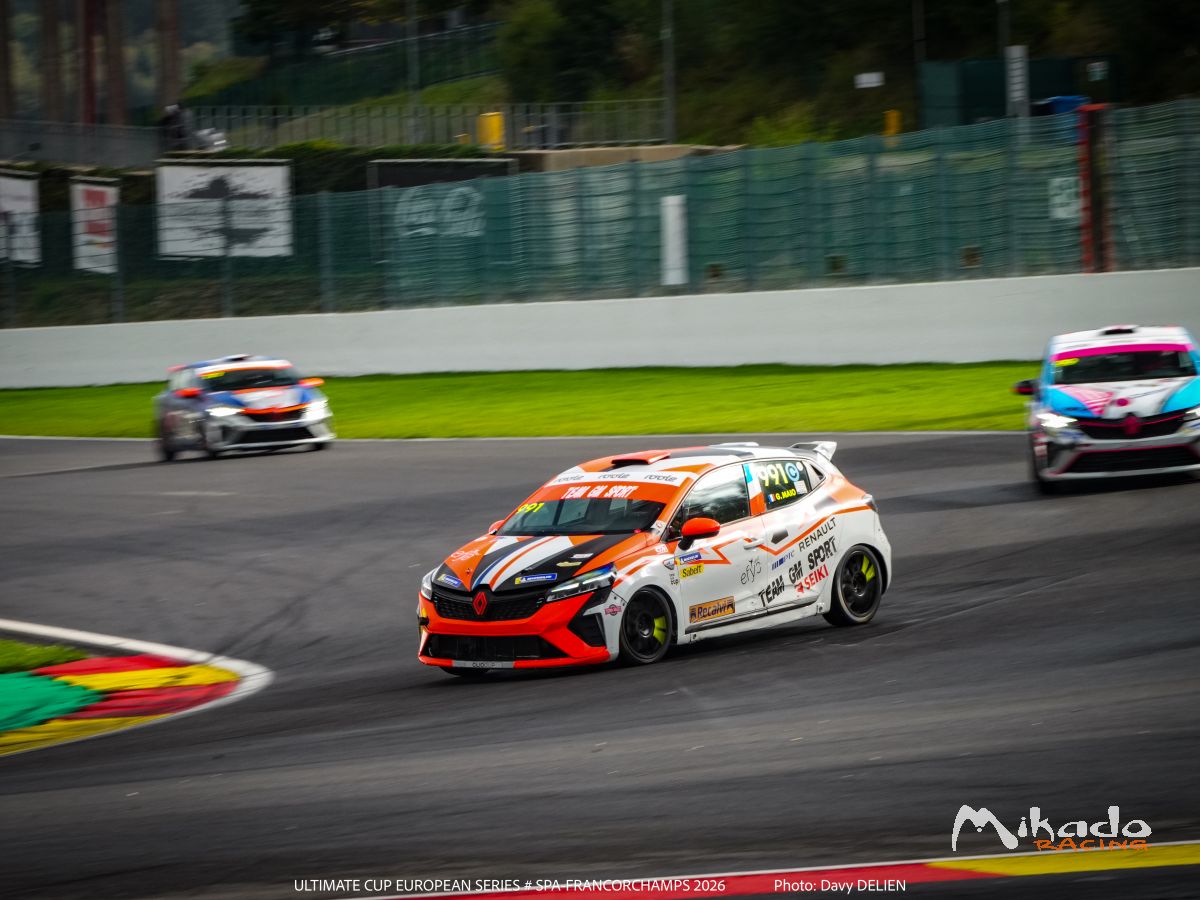 Clio 5 Cup accidenté – photo 1 sur 4