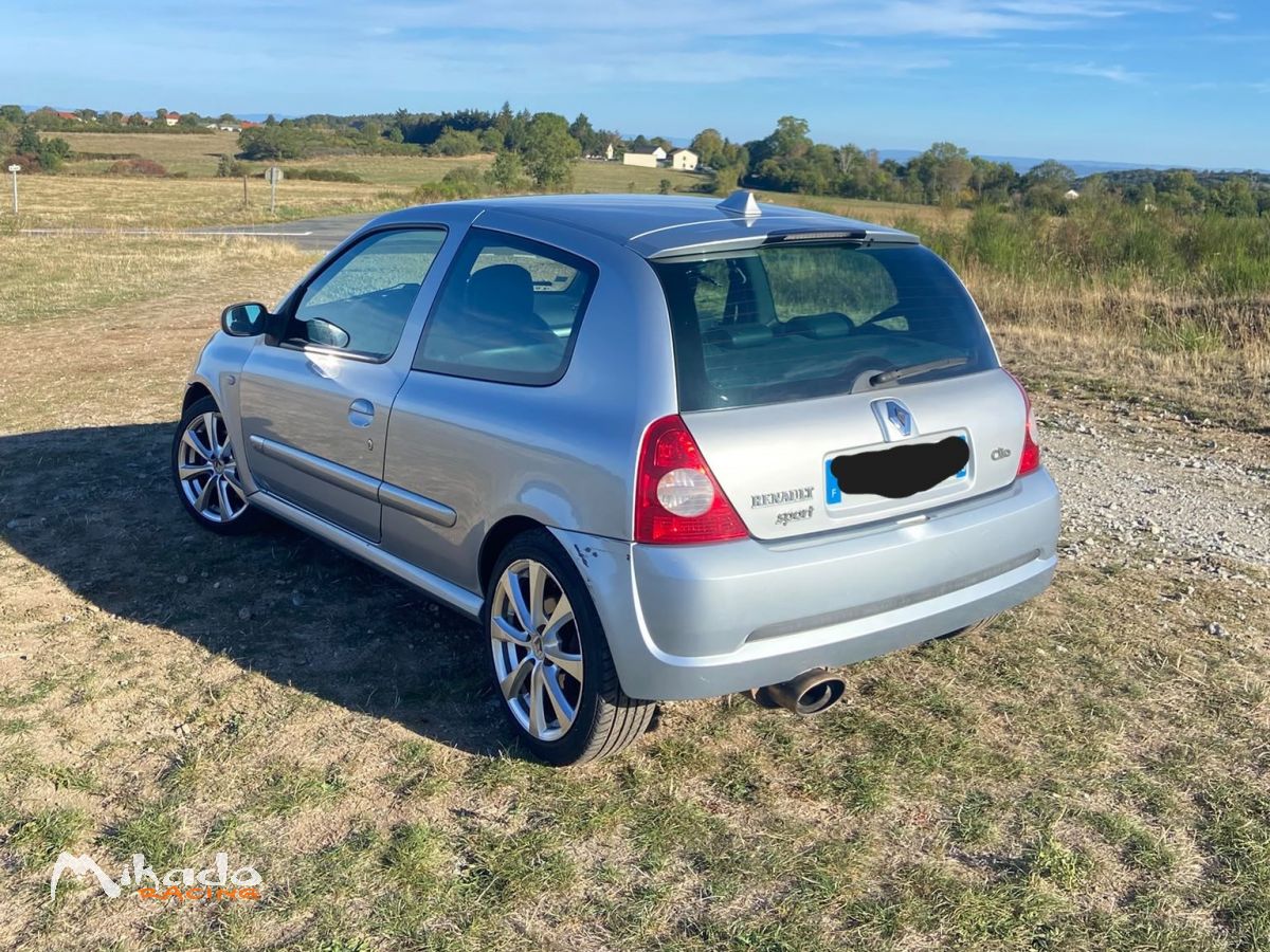 Renault Clio 2 RS Phase 2 – photo 2 sur 5