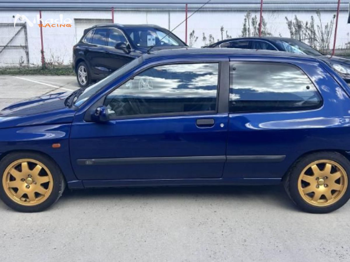 RENAULT CLIO 1.8i 16V style Williams – photo 3 sur 4