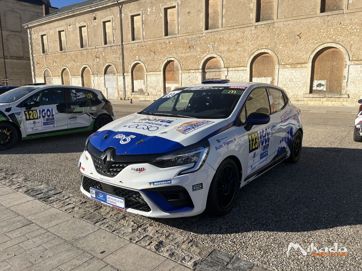 Clio V rallye 5 accidentée
