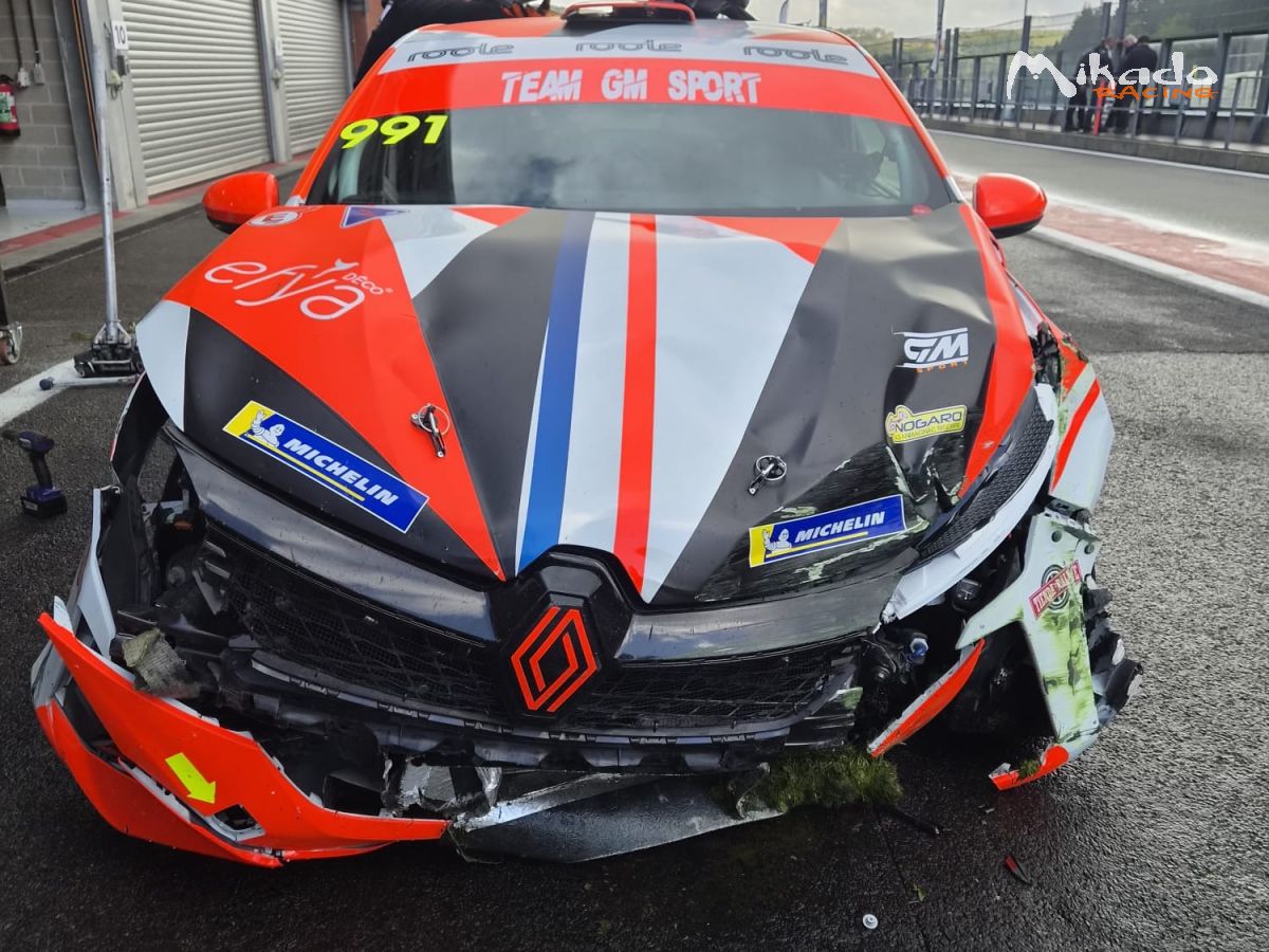 Clio 5 Cup accidenté – photo 4 sur 4