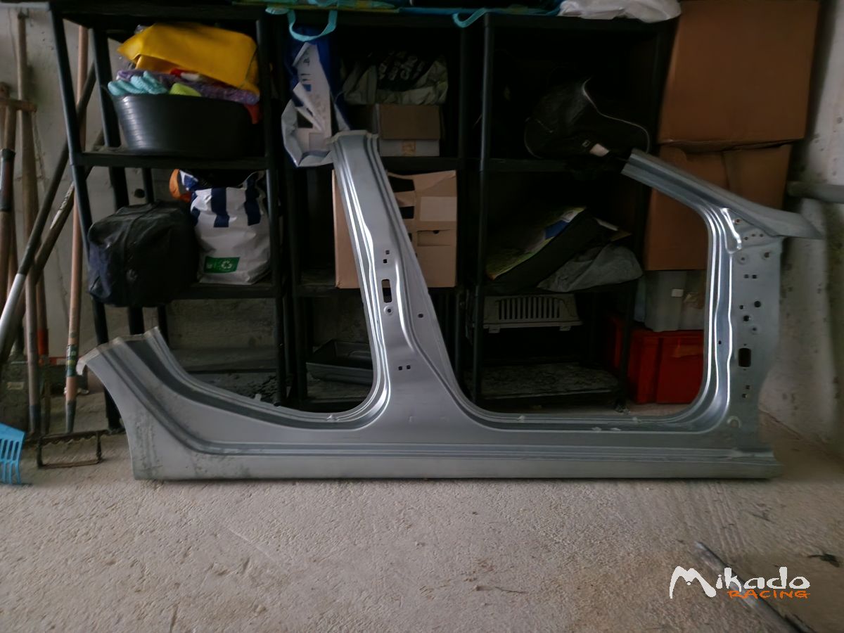 Latéraux clio rally 3,4,5 – photo 2 sur 2