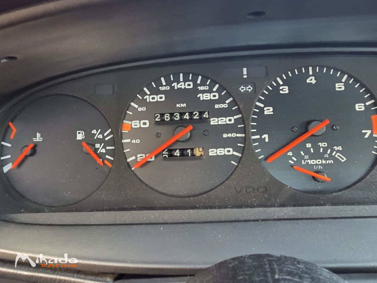 Porsche 944 1985 - 263 000 km - Sans sièges sport avant – photo 4 sur 6