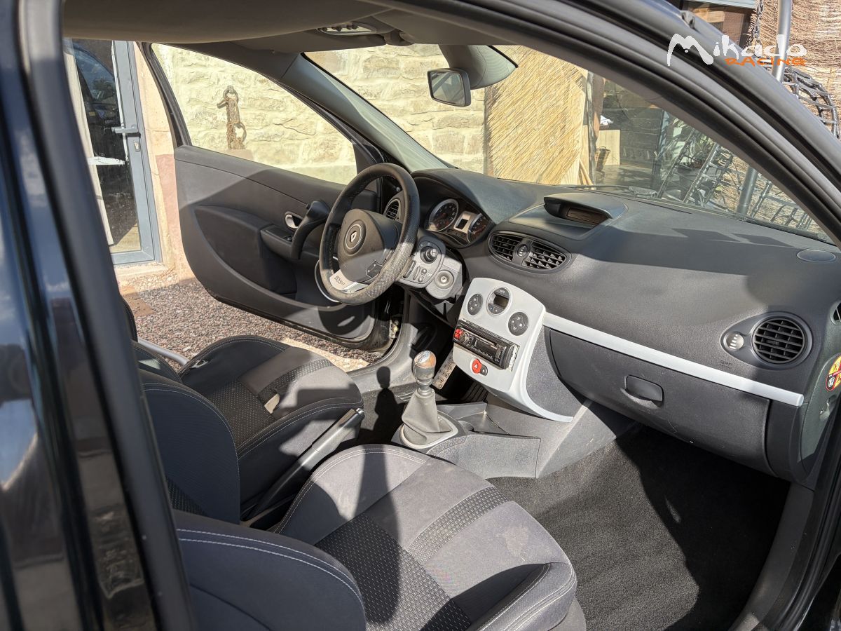 Clio 3 rs – photo 4 sur 5