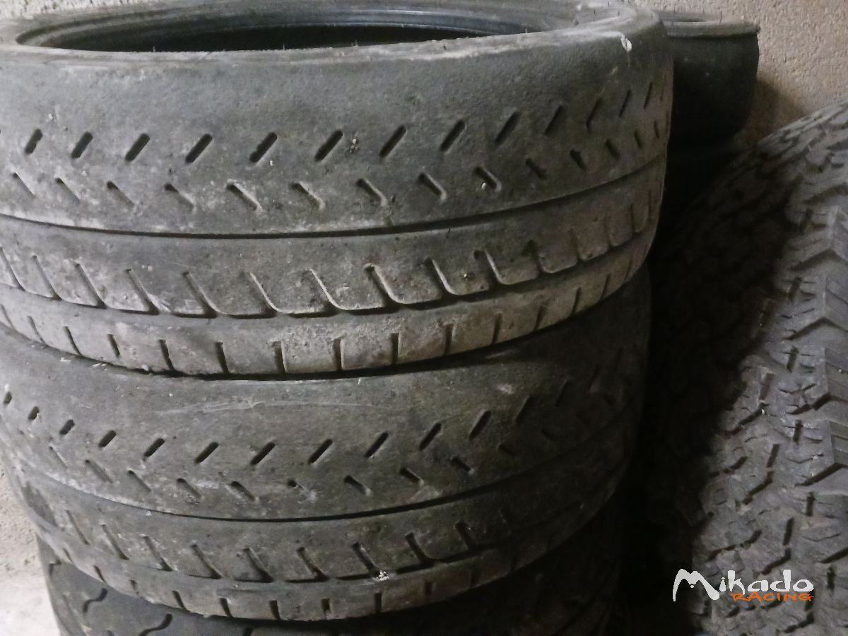 10 Pneus 195/50R17 – photo 2 sur 2