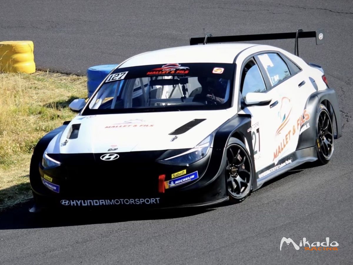 Vends hyundai elantra Tcr – photo 1 sur 3