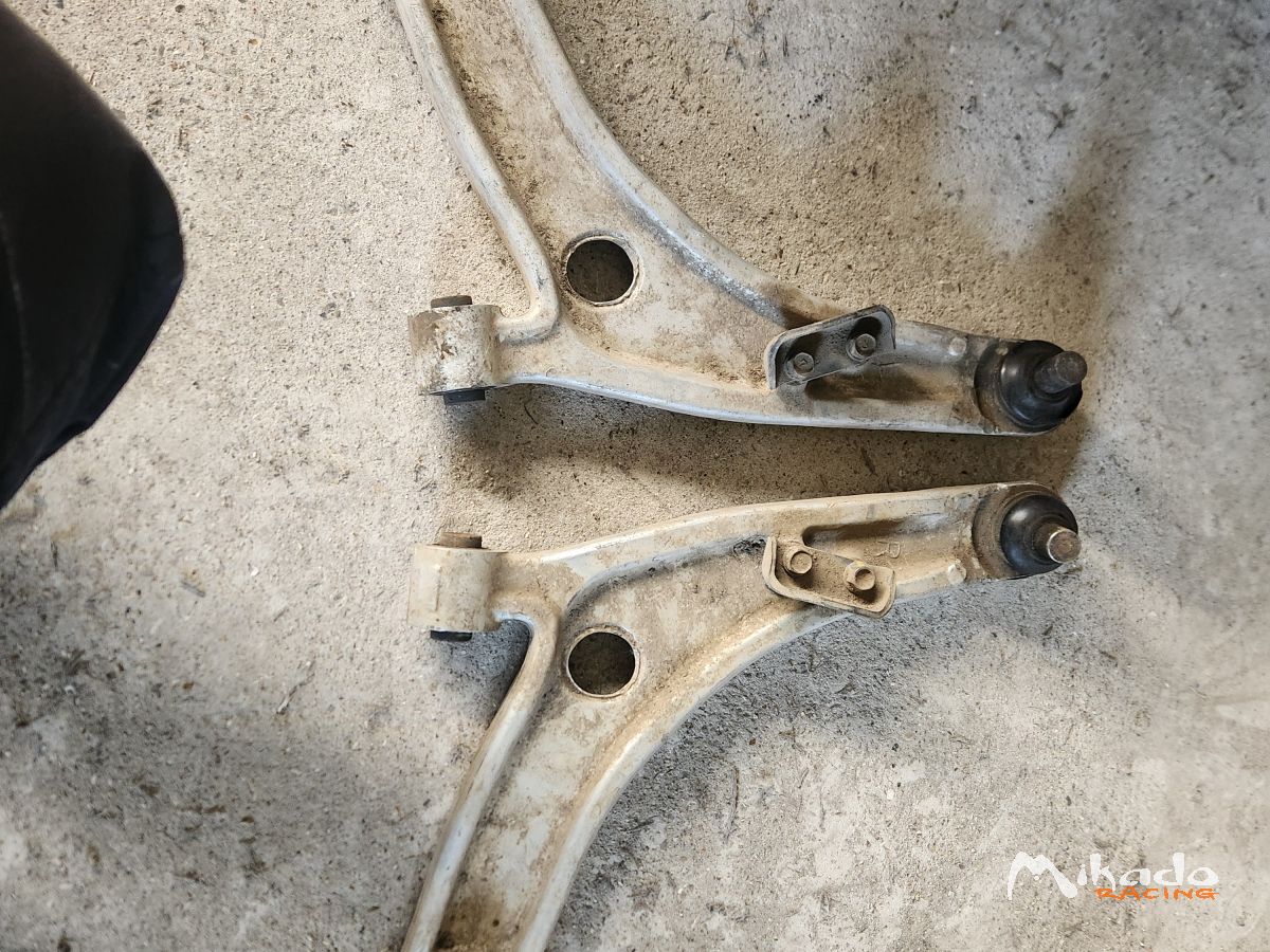 2 Triangle avant mitsubishi evo 7,8,9