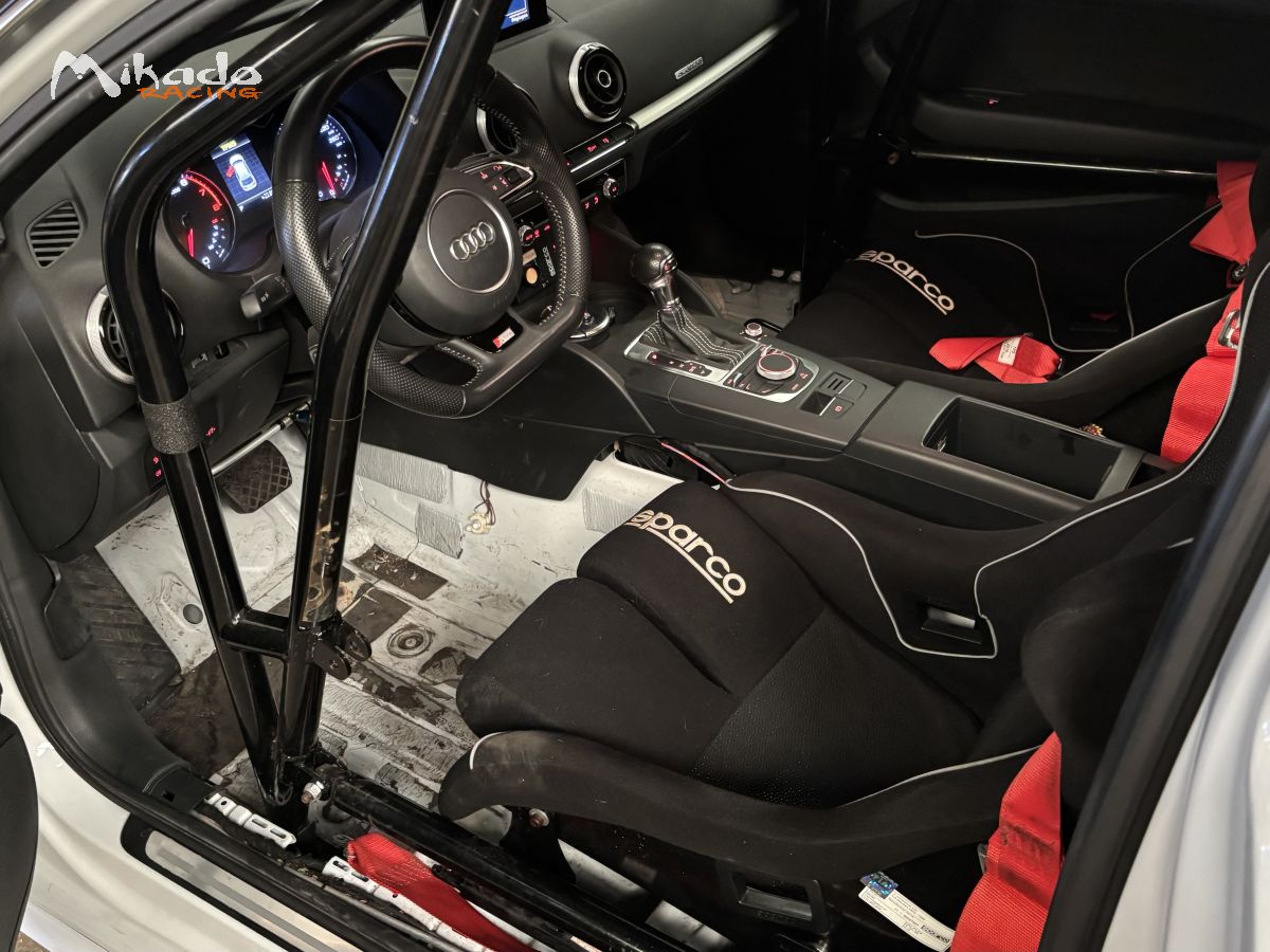 AUDI A3 CUP 240cv – photo 2 sur 6