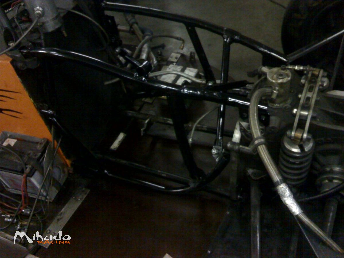 Dallara F389 moteur Kawasaki ZX-12R avec lot de pièce important et 3 moteurs de réserve en état de marche. Projet très avancé à terminer. – photo 10 sur 10
