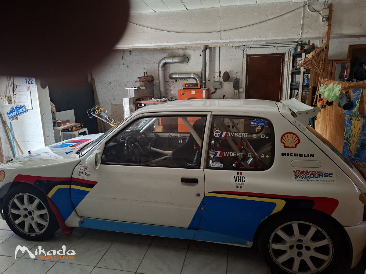 205 GTI – photo 1 sur 4