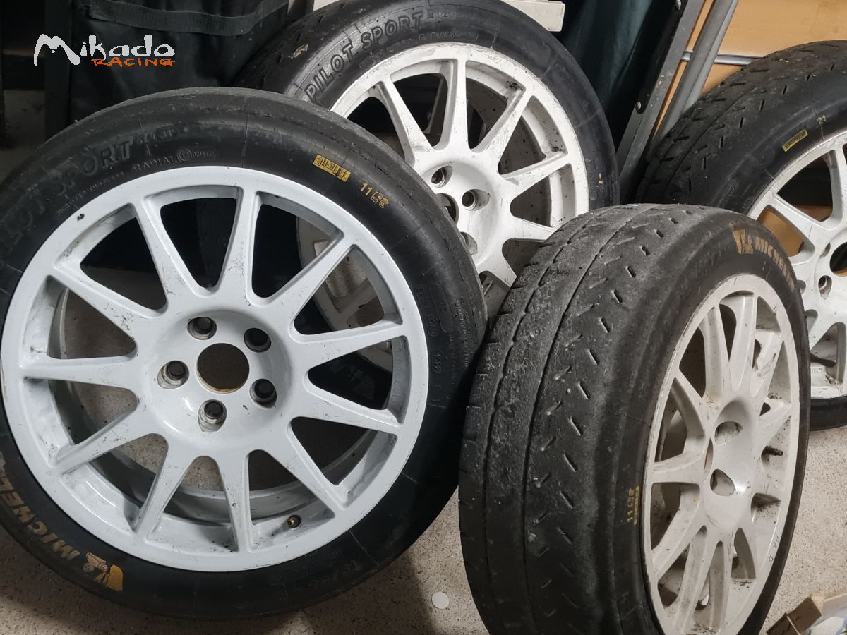 Lot Michelin 17p – photo 5 sur 6