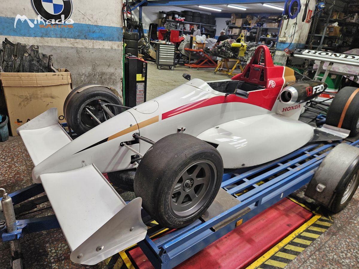 Dallara F388 – photo 1 sur 4