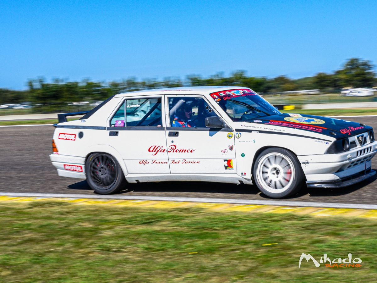 Alfa Romeo 75