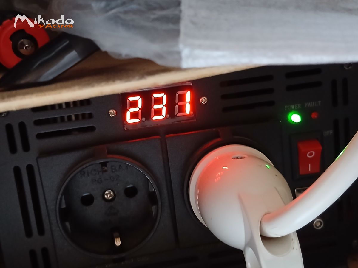 Vends fourgon aménagé pour assistance course – photo 4 sur 6