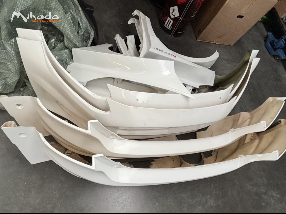 Lot pièces carosserie Ford Fiesta MKII Rally2 – photo 1 sur 6