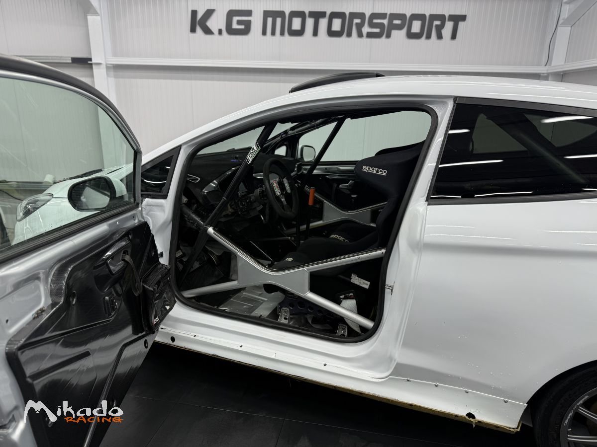 KG MOTORSPORT À VENDRE FORD FIESTA RALLY4 – RX19 FUJ – CHÂSSIS #19 – photo 4 sur 6