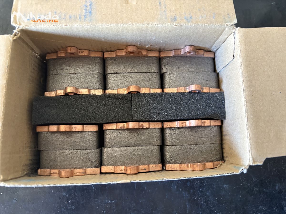 BOITE DE 12 PLAQUETTES ALCON 12 OU 6 PISTONS CL BRAKE CARBONE LORRAINE RC8R NEUVE – photo 2 sur 3