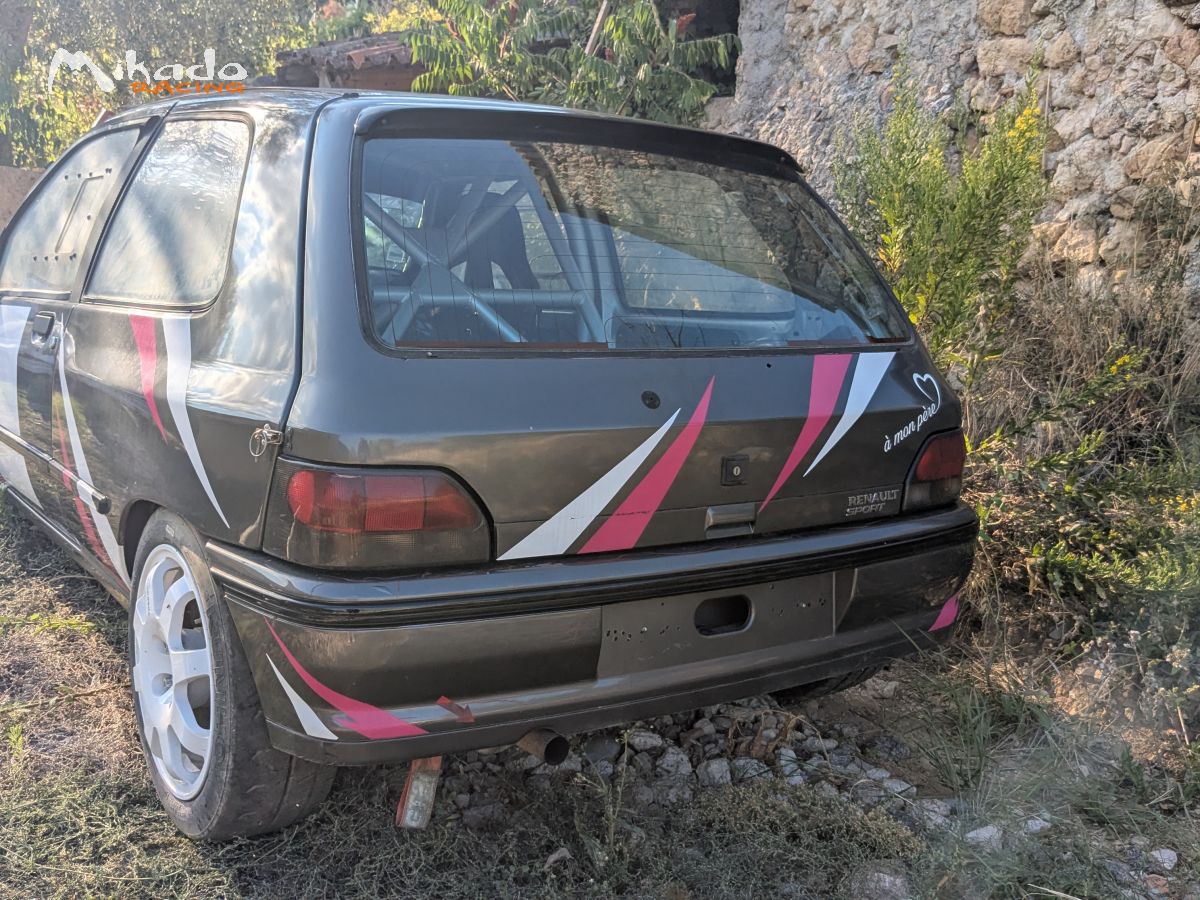 Clio williams f2014 sans mécanique – photo 2 sur 3