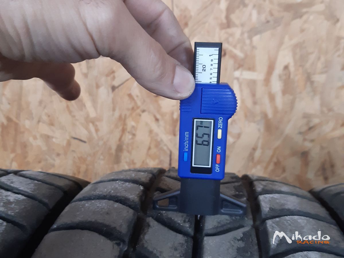 pneu pirelli 17 pluie RW1C – photo 1 sur 3