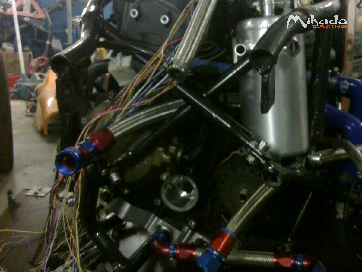 Dallara F389 moteur Kawasaki ZX-12R avec lot de pièce important et 3 moteurs de réserve en état de marche. Projet très avancé à terminer. – photo 2 sur 10