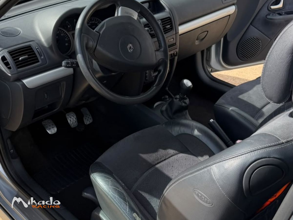 Renault Clio 2 RS Phase 2 – photo 3 sur 5