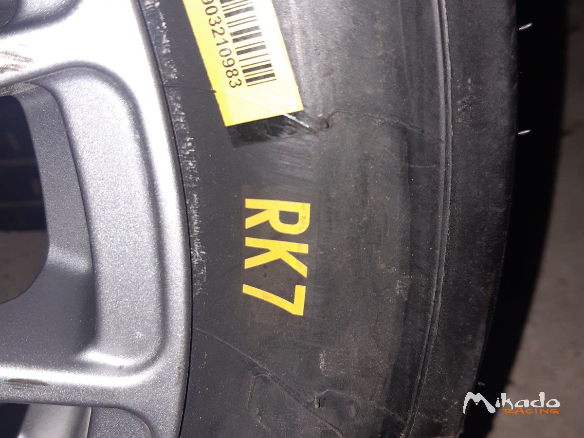 pneu pirelli neuf 15P RK7 – photo 2 sur 2