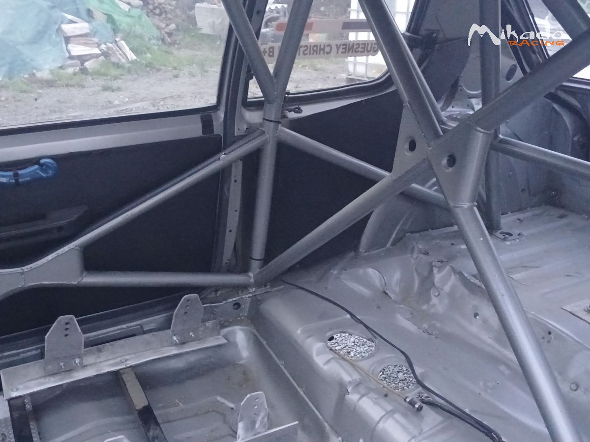 Caisse arceautee 205 GTi – photo 3 sur 6