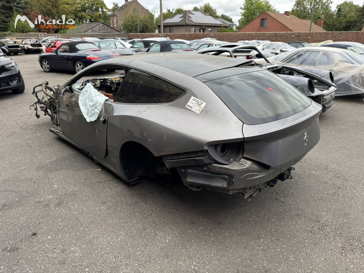 Pièces détachées Ferrari FF 2012 - Démontage complet – photo 1 sur 6