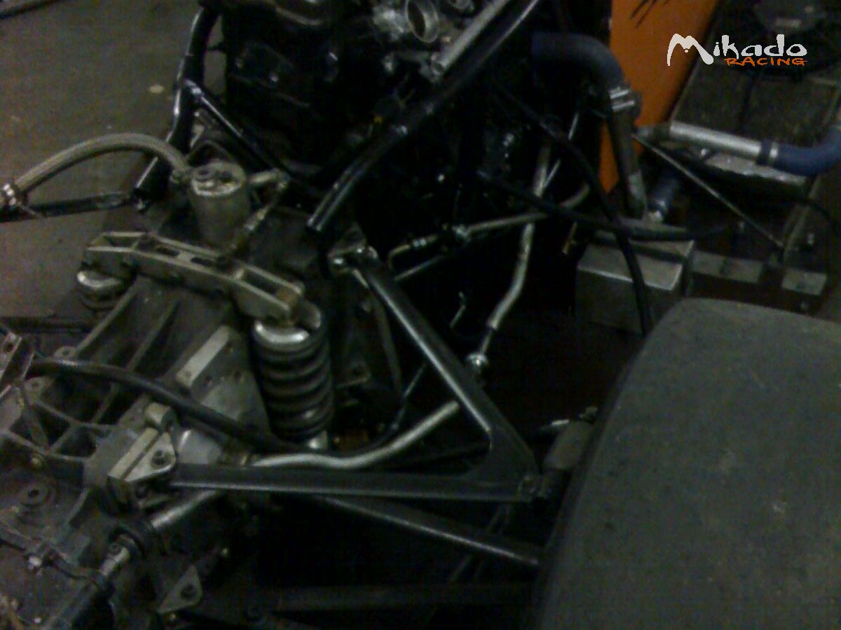 Dallara F389 moteur Kawasaki ZX-12R avec lot de pièce important et 3 moteurs de réserve en état de marche. Projet très avancé à terminer. – photo 4 sur 10