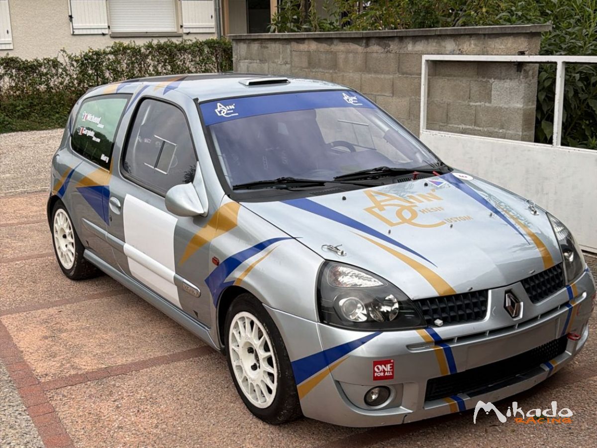 Clio 2 rs f2/14 – photo 1 sur 3