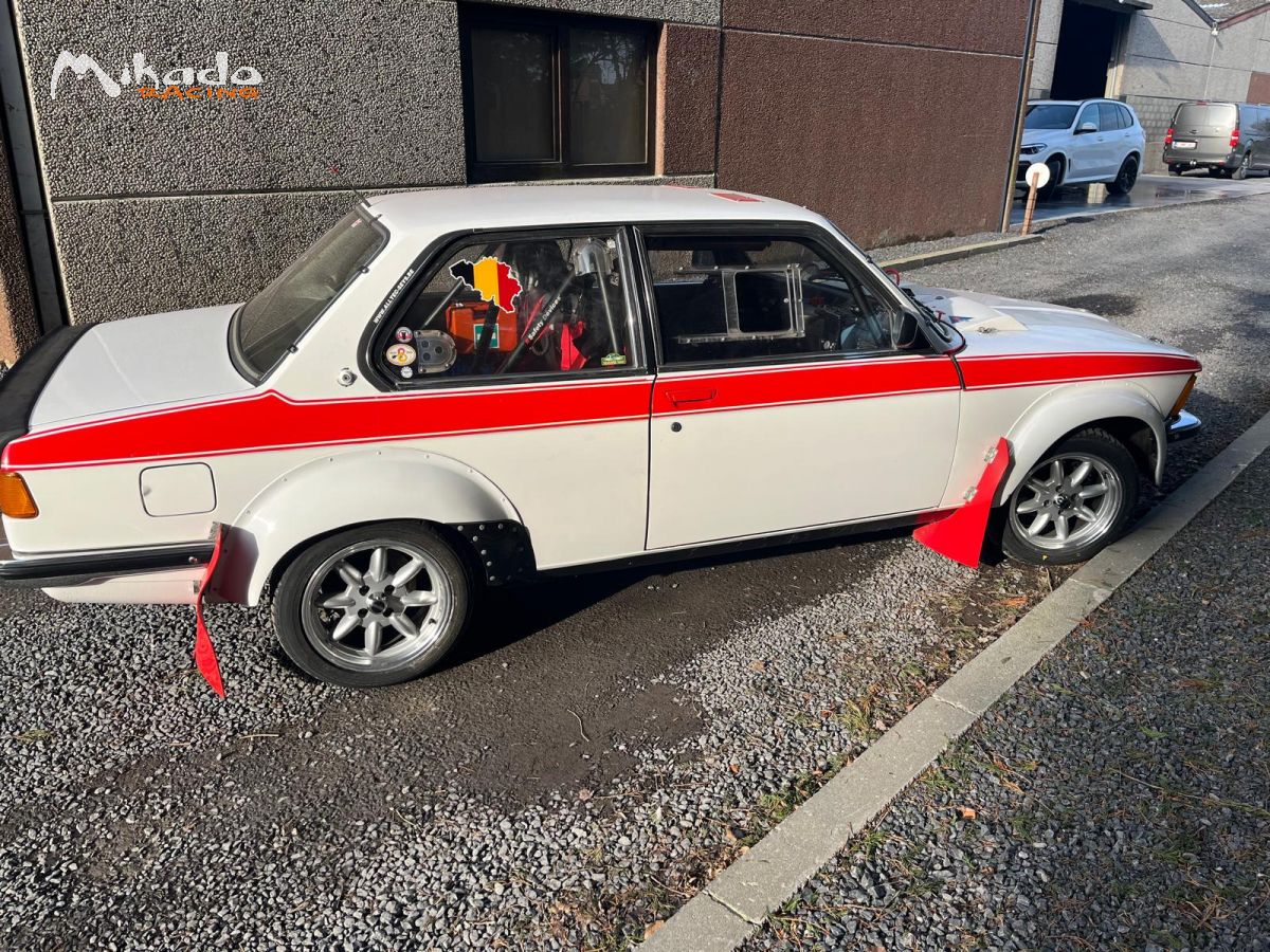 bmw 323i – photo 2 sur 6