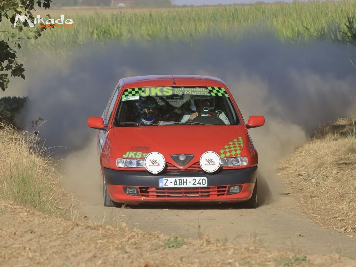 Alfa Romeo 145 Quadrifoglioverde 2.0 Twin spark – photo 4 sur 6