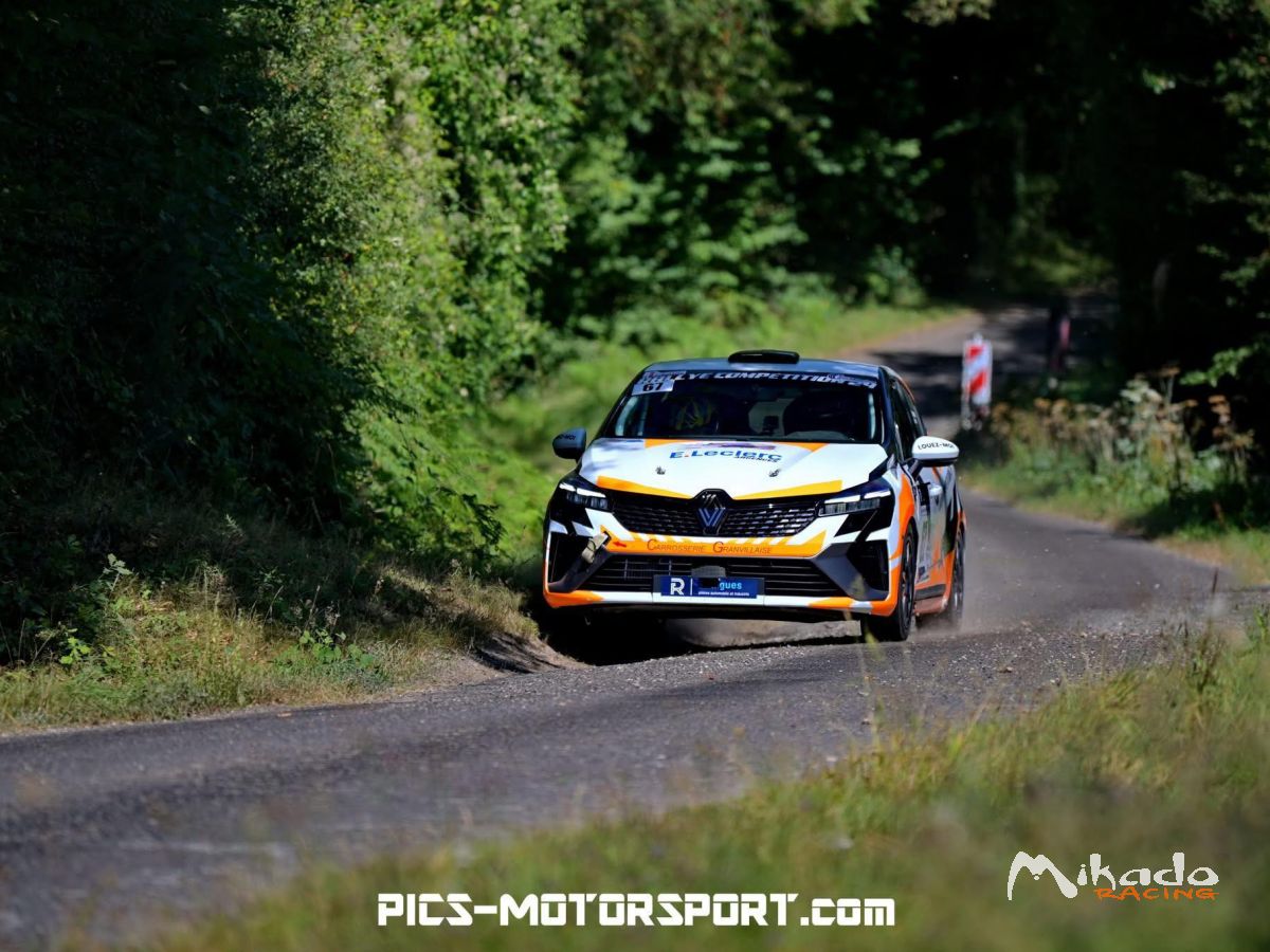 SAISON 2027 – CLIO RC5 À LOUER – photo 2 sur 2