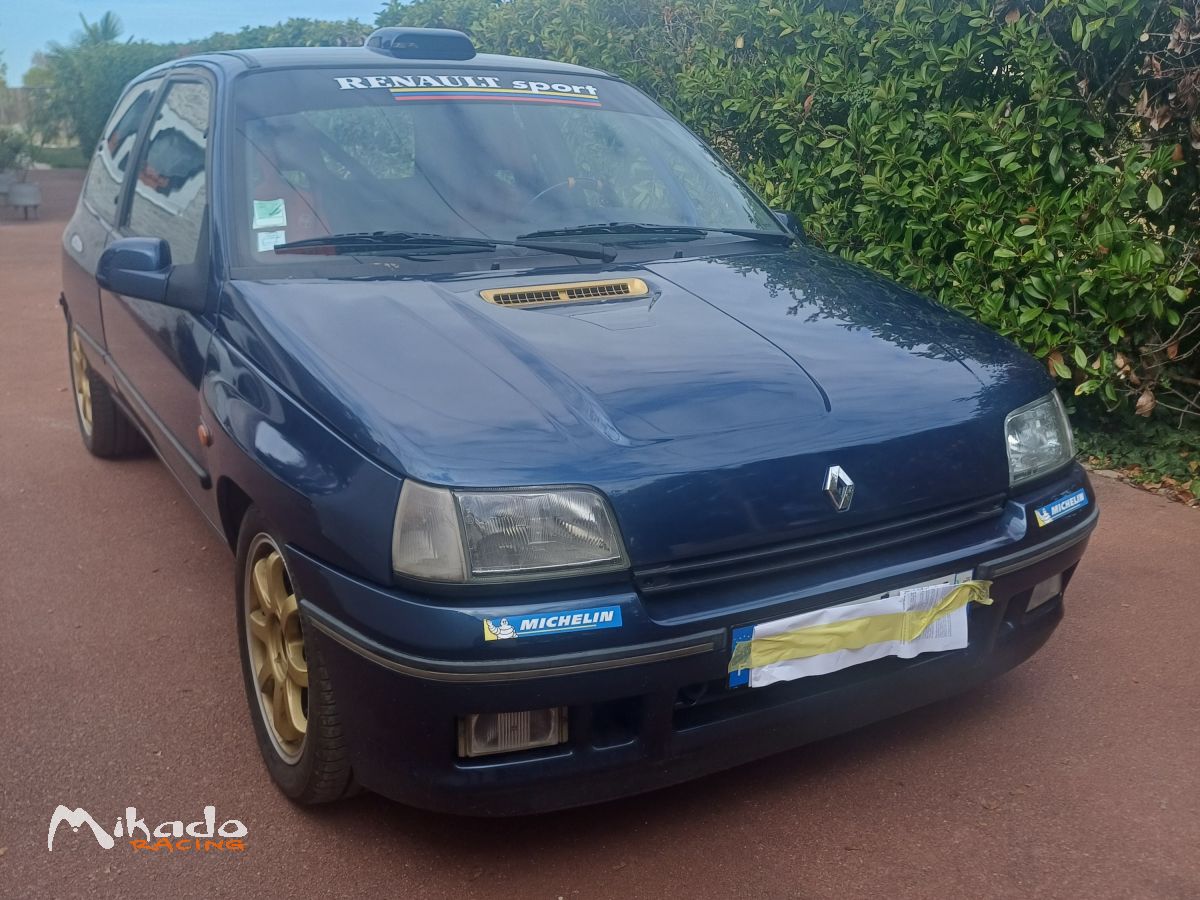 vend clio 16s de 1993 – photo 1 sur 4