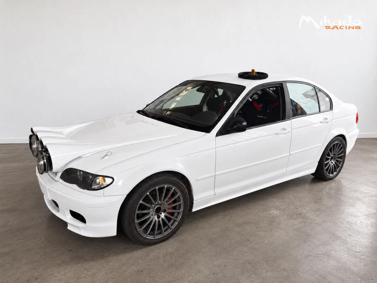 Caisse complète arceautee BMW E46 4portes sans moteur- boite- pont – photo 1 sur 2