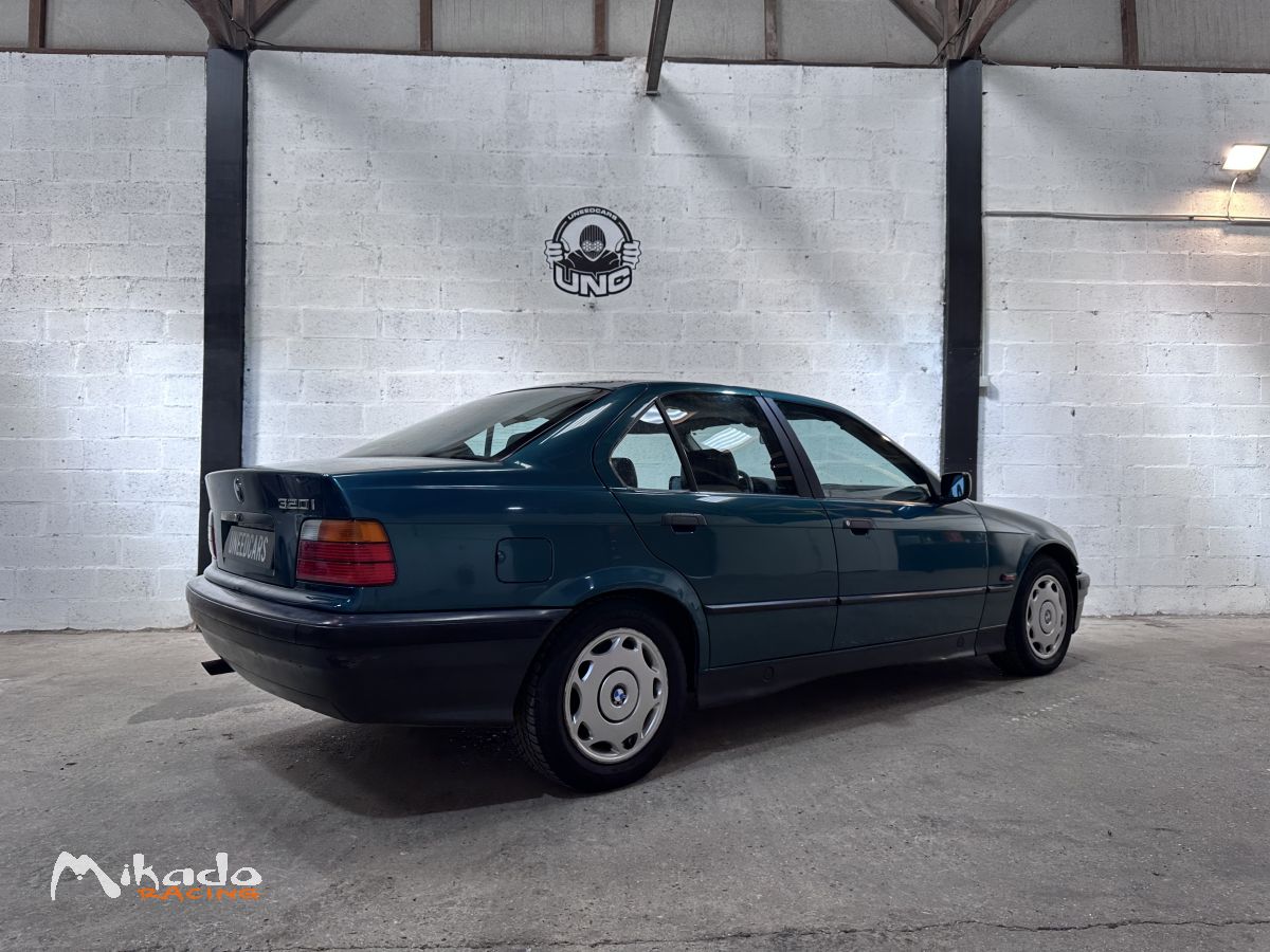 BMW 320i berline – photo 3 sur 6
