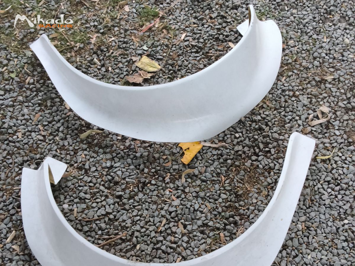 Kit carrosserie 106 ou saxo maxi – photo 2 sur 4