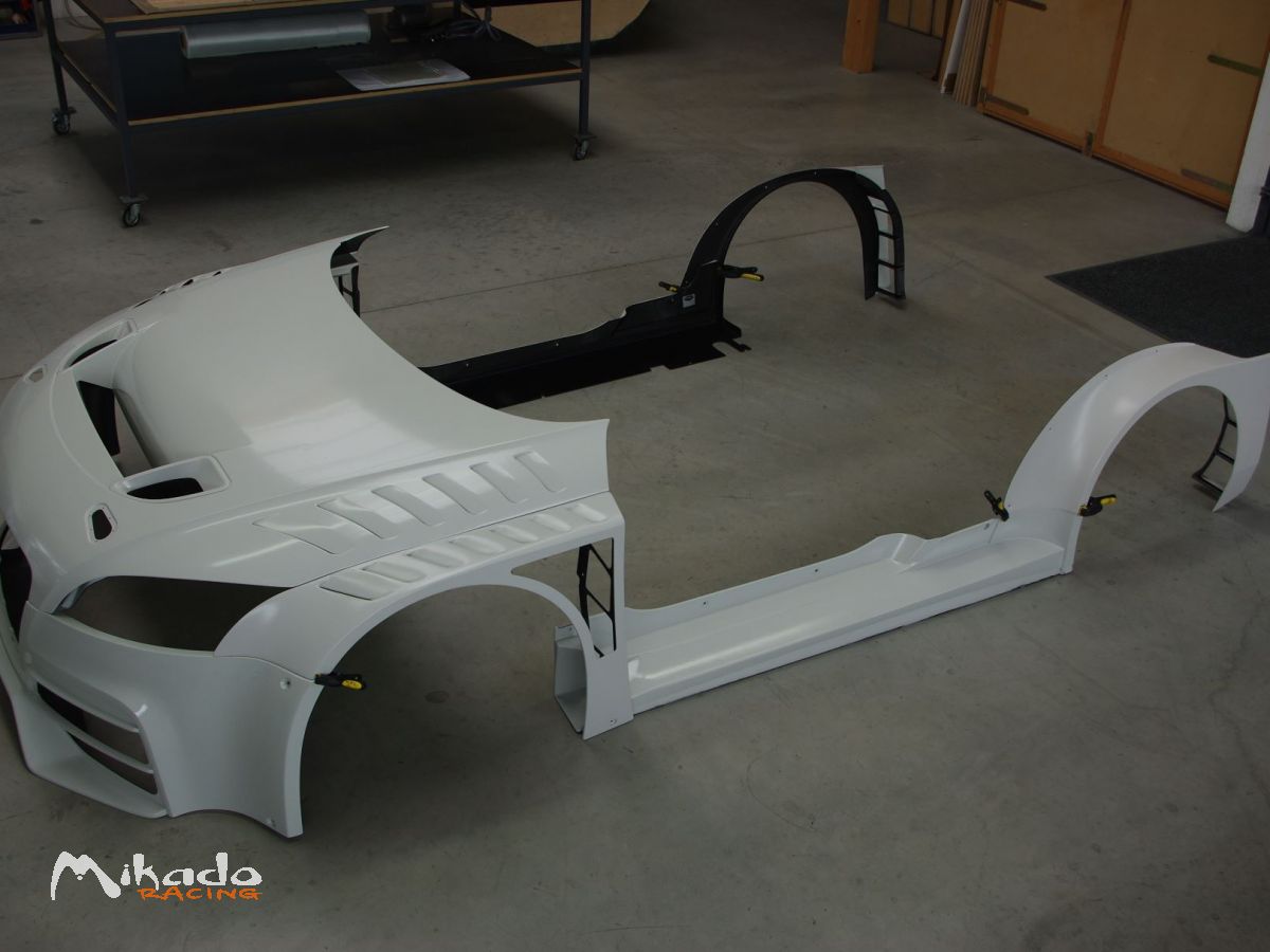 Kit carrosserie large neuf en carbone pour AUDI TT RS VLN – photo 1 sur 5